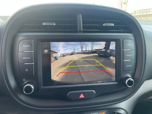 Used 2025 Kia Soul LX w/ LX Technology Package image 24