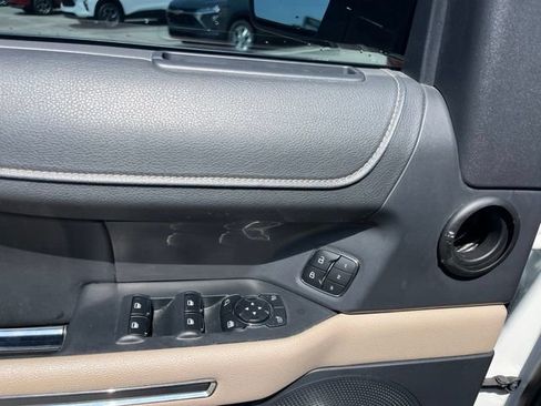 Used 2023 Ford Expedition XLT RWD image 15