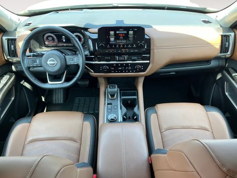 Used 2025 Nissan Pathfinder Platinum w/ Cargo Package AWD/4WD image 12