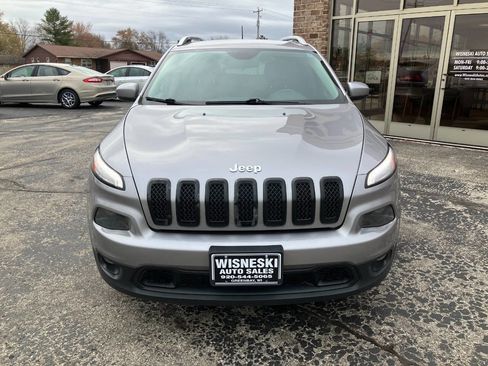 Used 2018 Jeep Cherokee Latitude w/ Cold Weather Group image 8