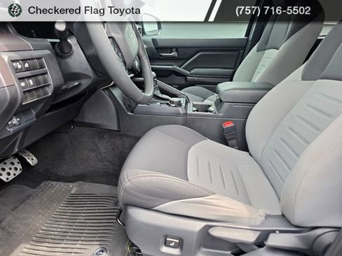 Used 2025 Toyota Tacoma TRD Sport AWD/4WD image 18