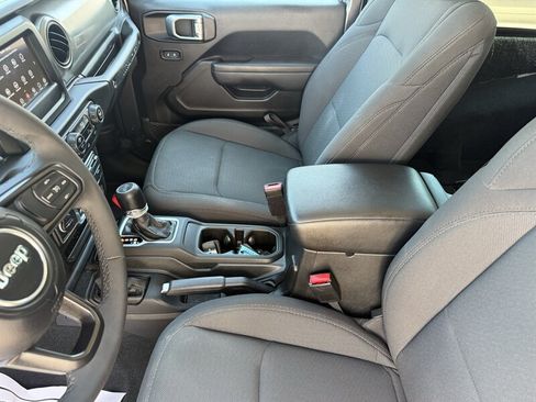 Used 2023 Jeep Wrangler Sport AWD/4WD image 16