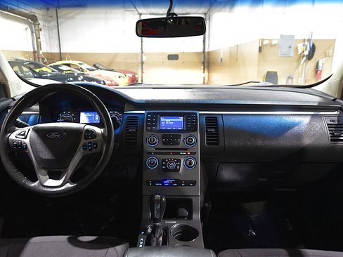 Used 2018 Ford Flex SE FWD image 24