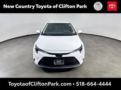 Used 2024 Toyota Corolla LE FWD image 8