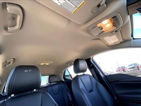 Used 2024 Buick Encore GX Sport Touring image 14