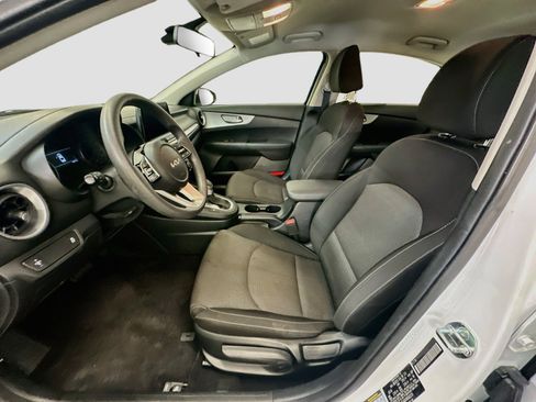 Used 2024 Kia Forte LXS FWD image 13