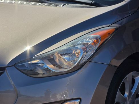 Used 2012 Hyundai Elantra Limited w/ Technology Pkg 5 image 8