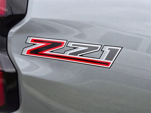 Used 2025 Chevrolet Colorado Z71 w/ Technology Package image 15