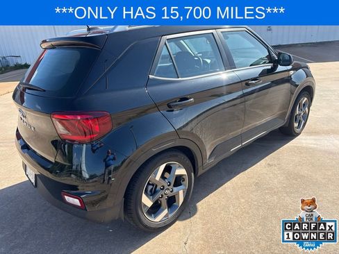 Used 2024 Hyundai Venue SEL FWD image 5
