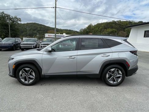 New 2026 Hyundai Tucson SEL image 2