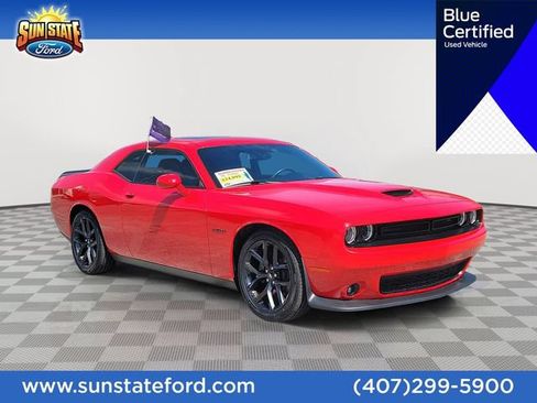 Used 2022 Dodge Challenger R/T RWD image 1