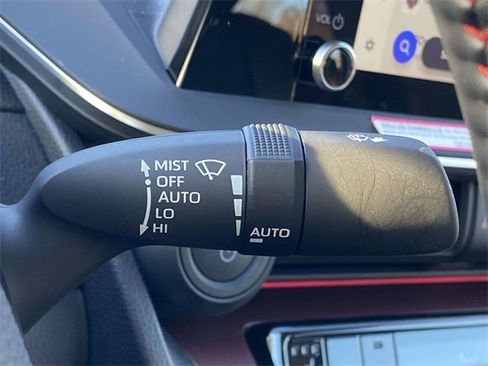 Used 2025 Toyota Prius Plug-In Hybrid image 22