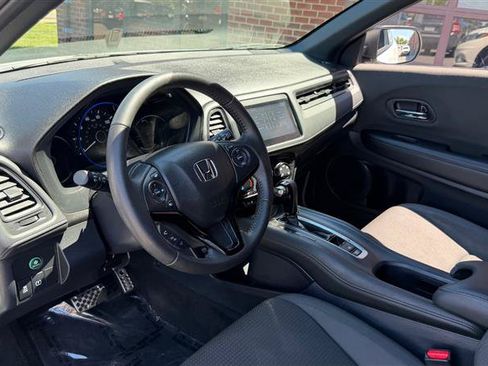 Used 2021 Honda HR-V Sport image 28