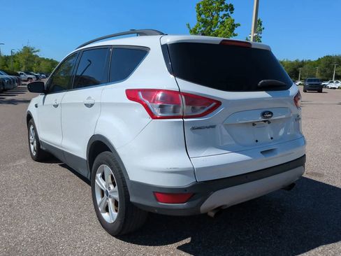 Used 2016 Ford Escape SE w/ Equipment Group 201A FWD image 4