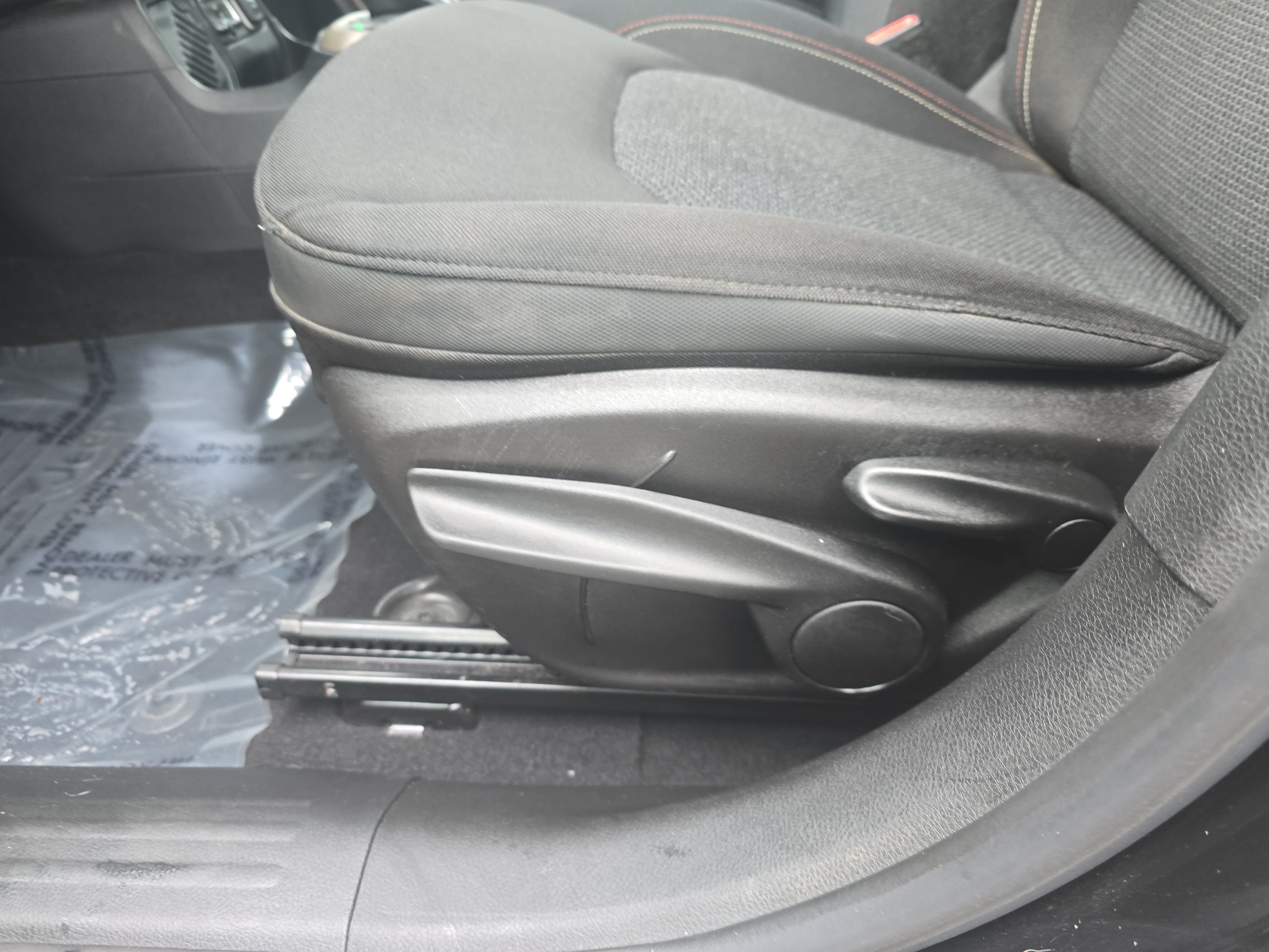 Used 2016 Jeep Renegade 75th Anniversary FWD image 28
