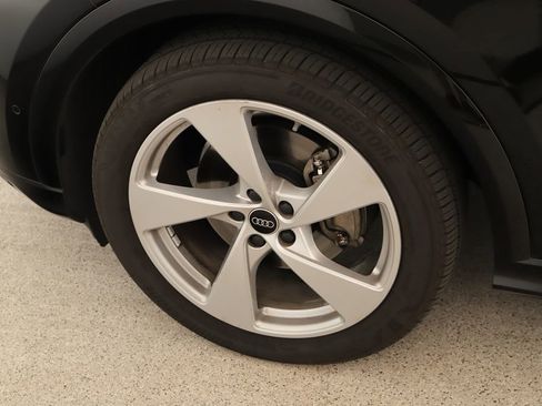 Certified 2025 Audi Q5 Prestige image 31