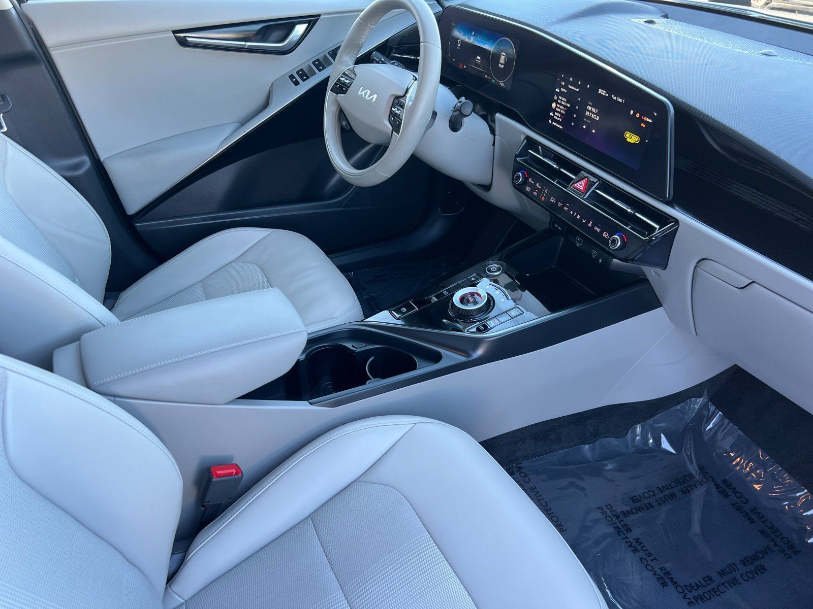 Certified 2023 Kia Niro Wind FWD image 15