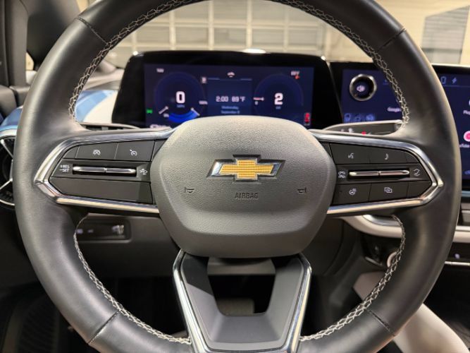 Used 2024 Chevrolet Equinox EV LT AWD/4WD image 19