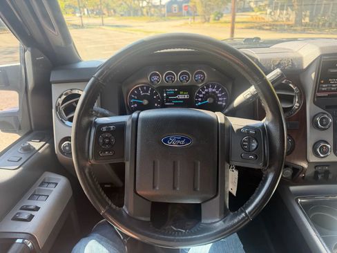 Used 2015 Ford F350 Lariat w/ Lariat Interior Package image 14