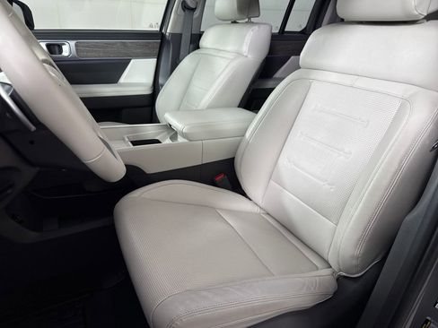 Used 2025 Hyundai Santa Fe Limited image 13