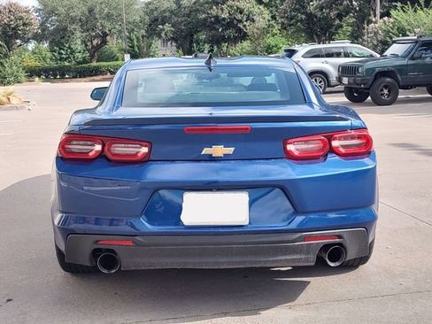 Used 2021 Chevrolet Camaro LT RWD image 4