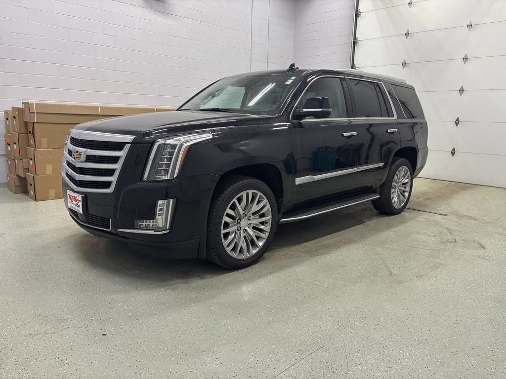 Used 2020 Cadillac Escalade Premium Luxury AWD/4WD image 6