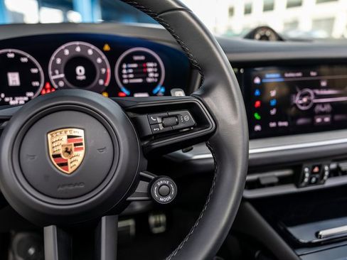 Certified 2025 Porsche Cayenne S image 29