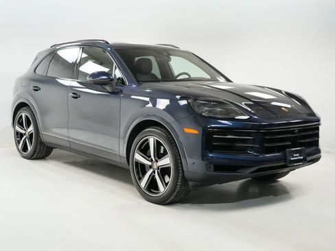 Certified 2025 Porsche Cayenne image 12
