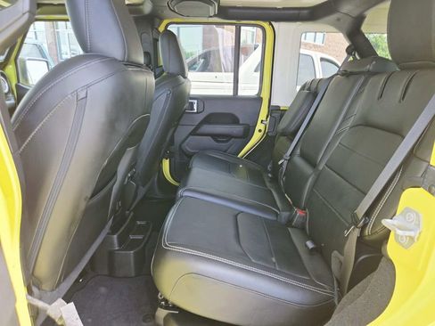 Used 2023 Jeep Wrangler Unlimited Sahara w/ Cold Weather Group AWD/4WD image 12