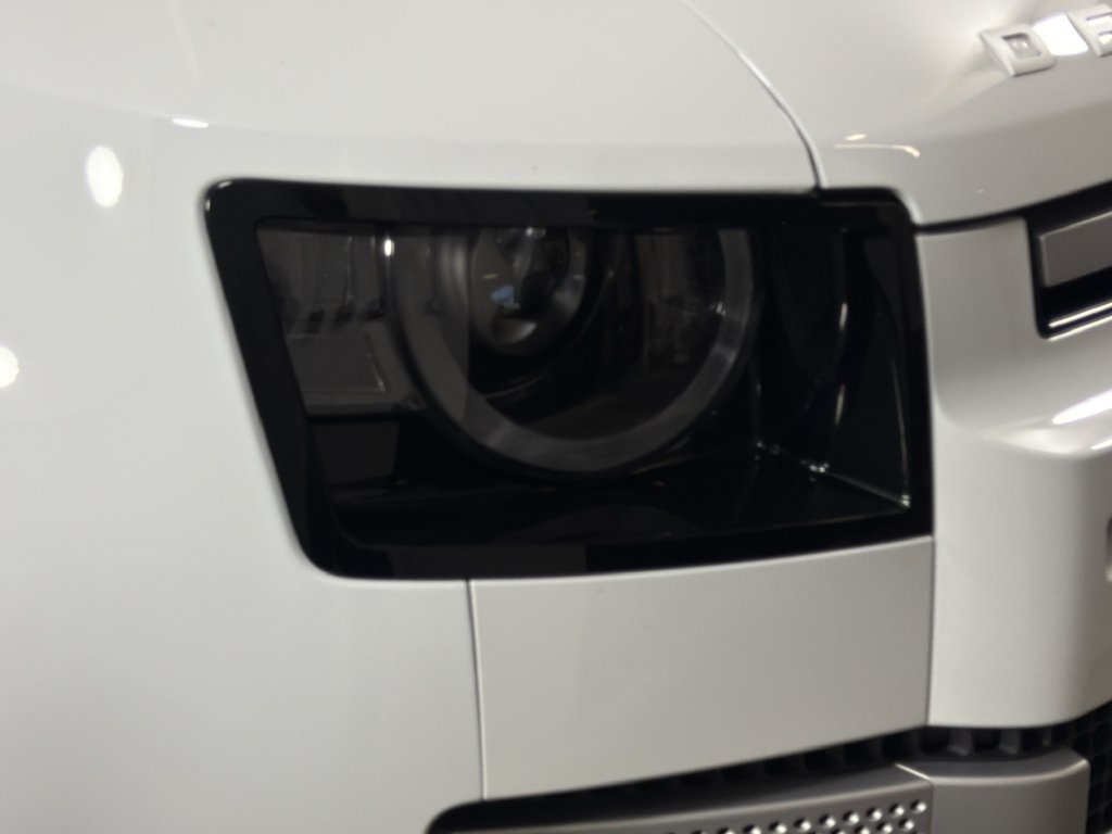 Certified 2025 Land Rover Defender 110 S AWD/4WD image 13