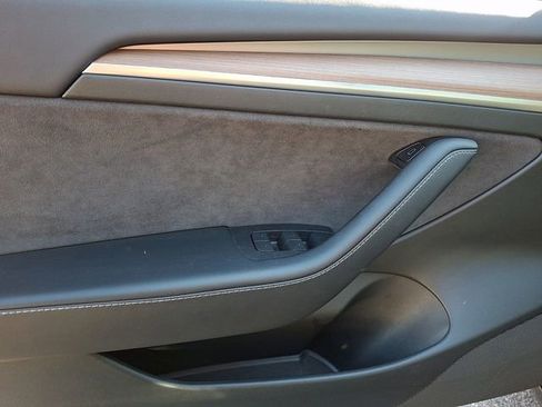 Used 2023 Tesla Model 3 Standard Range image 14