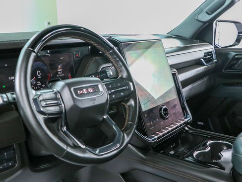 Used 2025 GMC Yukon AT4 w/ AT4 Premium Plus Package AWD/4WD image 28
