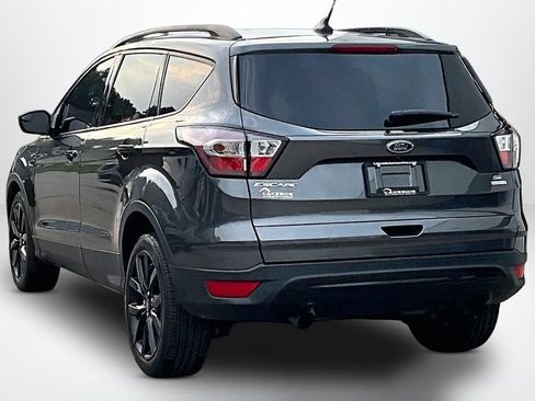 Used 2018 Ford Escape SE w/ SE Sport Appearance Package FWD image 4