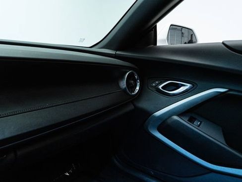 Used 2016 Chevrolet Camaro SS image 26