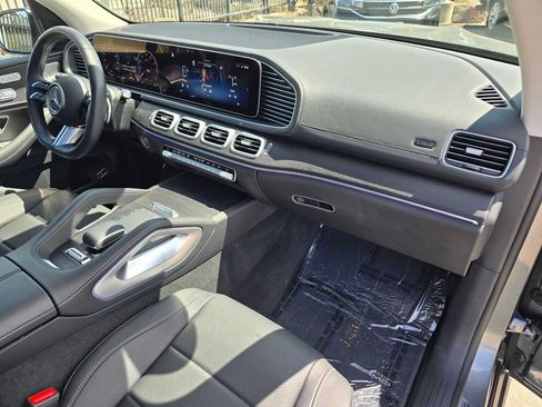 Used 2026 Mercedes-Benz GLS 450 4MATIC image 11