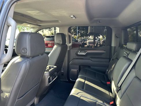 Used 2025 GMC Sierra 1500 Denali AWD/4WD image 33