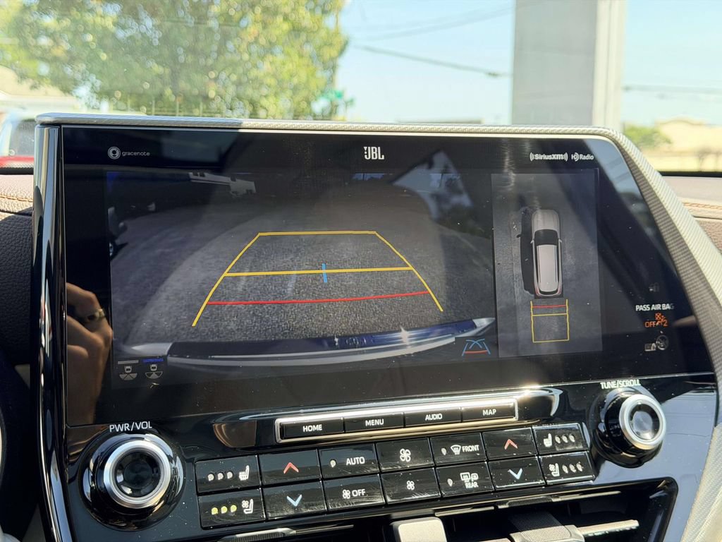 Used 2022 Toyota Highlander Platinum AWD/4WD image 4
