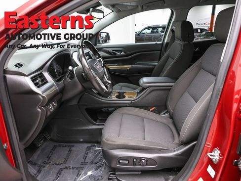Used 2020 GMC Acadia SLE w/ Driver Convenience Package FWD image 15