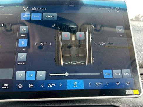 New 2025 VinFast VF 8 Eco AWD/4WD image 15
