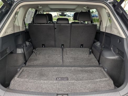 Used 2021 Volkswagen Tiguan SEL w/ 3-Row Tiguan MDO Package AWD/4WD image 18