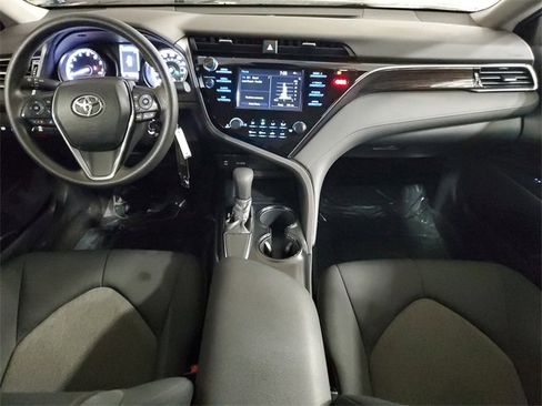 Used 2019 Toyota Camry LE image 11