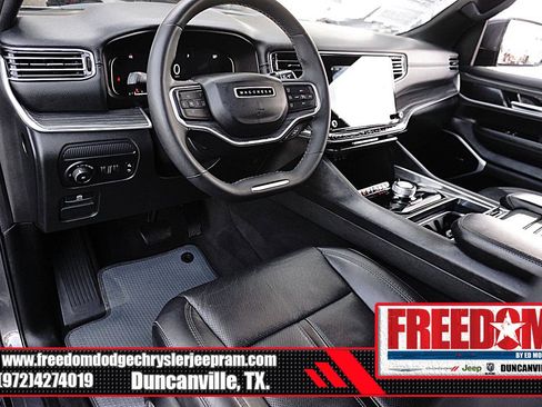 Used 2022 Jeep Wagoneer Series II RWD image 10
