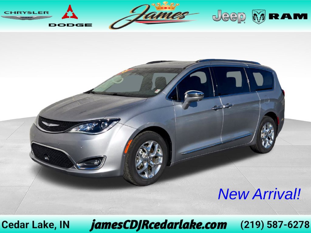 Used 2017 Chrysler Pacifica Limited FWD image 1