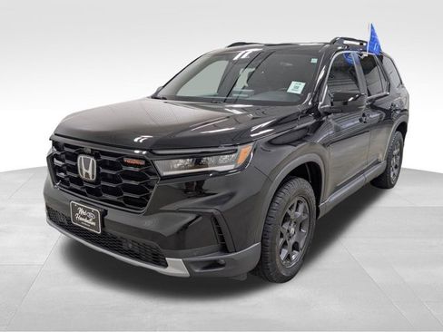 Used 2024 Honda Pilot TrailSport image 5