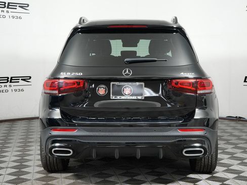 Certified 2022 Mercedes-Benz GLB 250 4MATIC image 4