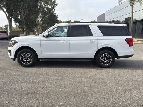 Used 2023 Ford Expedition Max XLT image 7