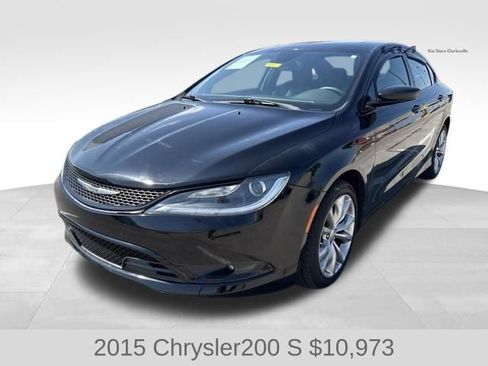 Used 2015 Chrysler 200 S w/ Comfort Group AWD/4WD image 4