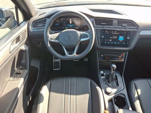 Certified 2023 Volkswagen Tiguan SE R-Line image 11