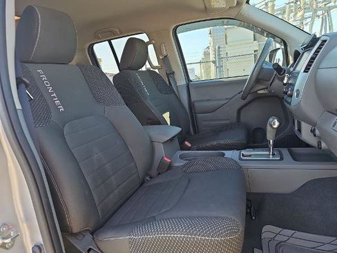 Used 2019 Nissan Frontier Desert Runner RWD image 10