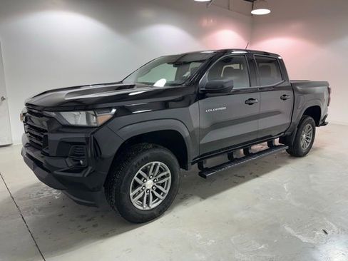 Certified 2024 Chevrolet Colorado LT w/ LT Convenience Package II image 3